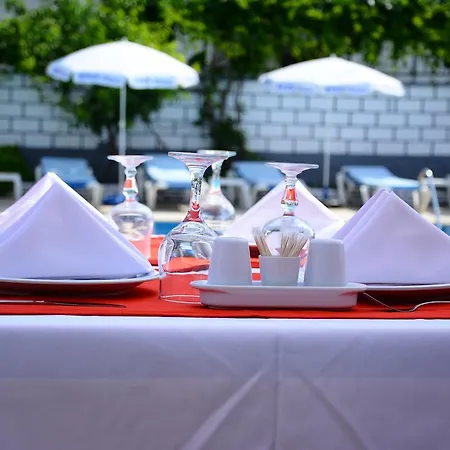 Aparthotel Andros Family Club 3*