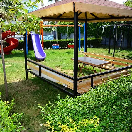 Lägenhetshotell Andros Family Club